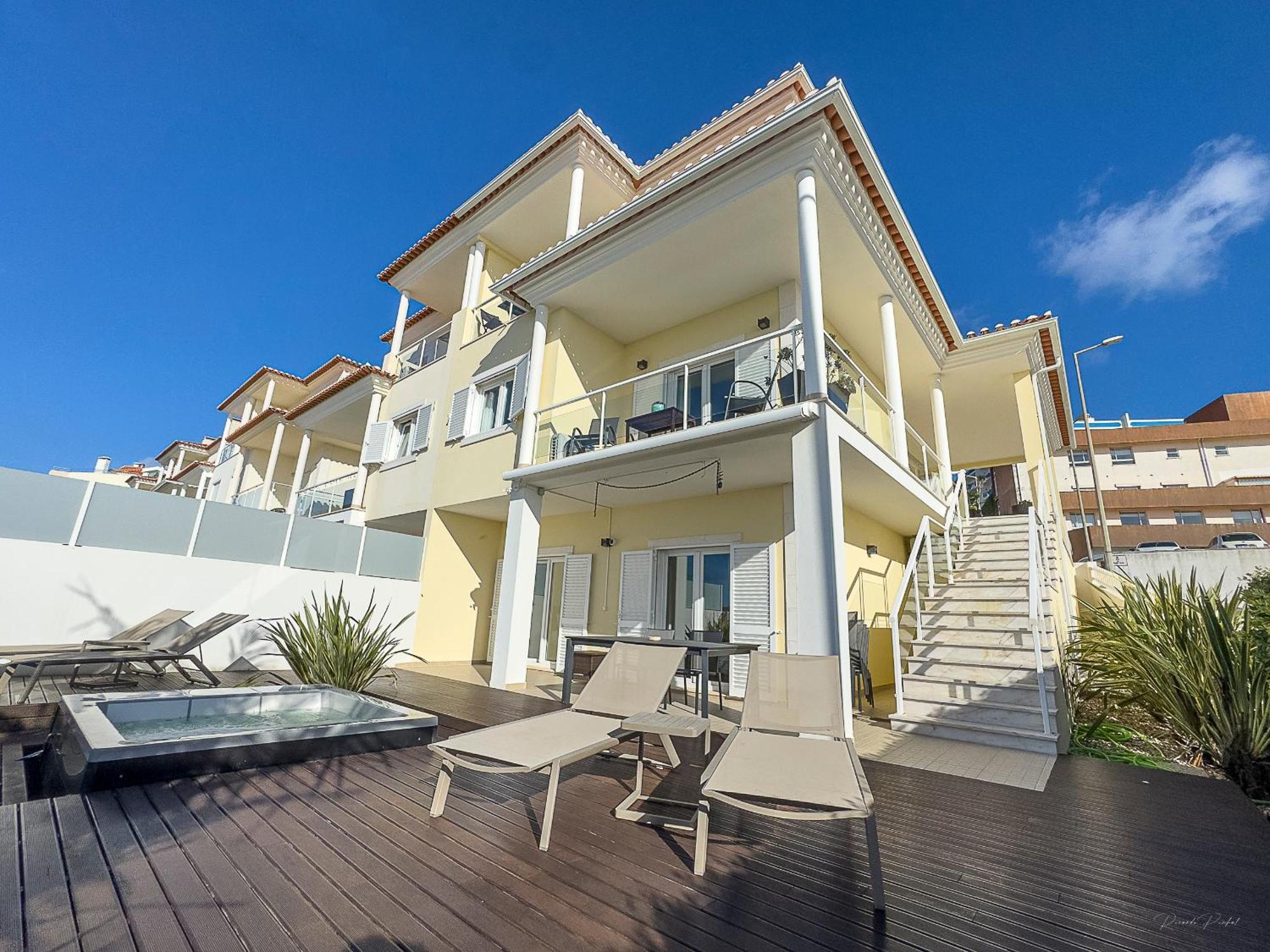 Vibing & Liming Ericeira Hotel Exterior photo