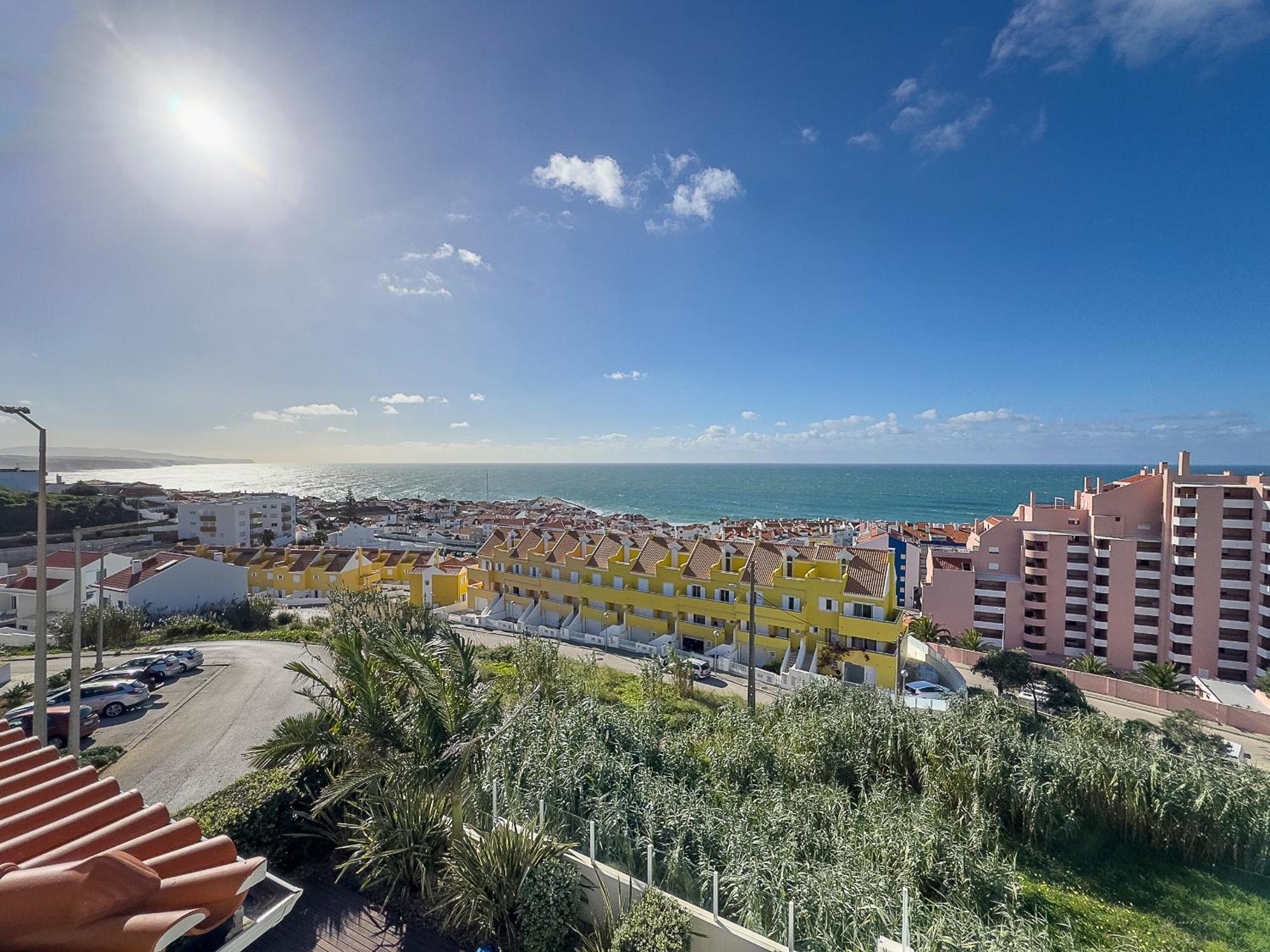 Vibing & Liming Ericeira Hotel Exterior photo