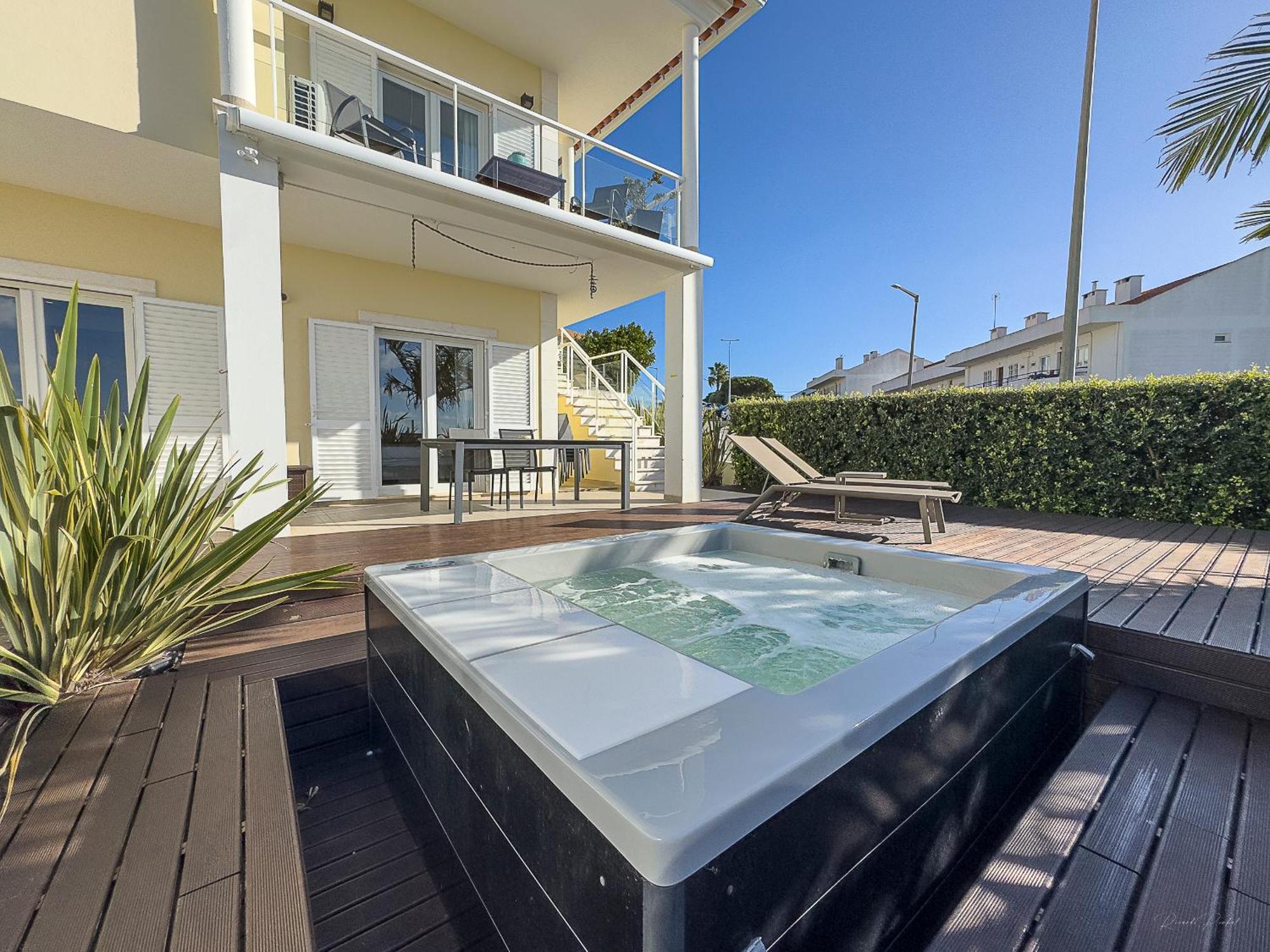 Vibing & Liming Ericeira Hotel Exterior photo